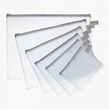 Pochette zippée 17,5x21 cm en PVC renforcé semi-transparente