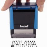 texte-lignes-automatique-jusqu-4-mini-de-encrage–imprimerie-696490-1