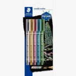 Set of 5 assorted metallic markers in a blister pack