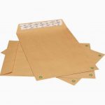 Pack of 250 kraft envelopes C4 229x324 mm, 90gsm, window 50x110 mm, peel and seal strip